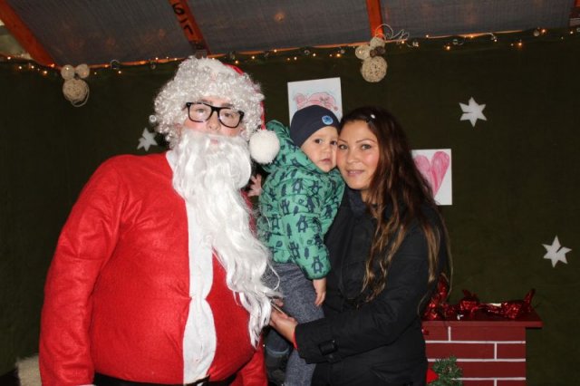 Mikulás csomagosztás