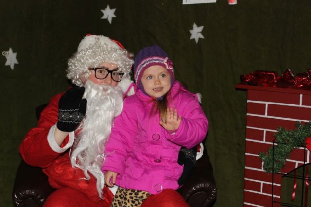 Mikulás csomagosztás